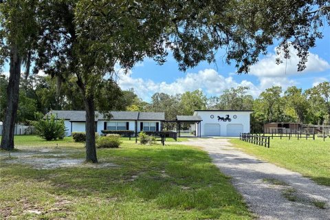 House in Spring Hill, Florida 3 bedrooms, 108.14 sq.m. № 2296415 - photo 2