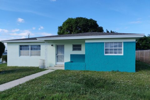 Villa ou maison à West Palm Beach, Floride 4 chambres, 156.54 m2 № 2359924