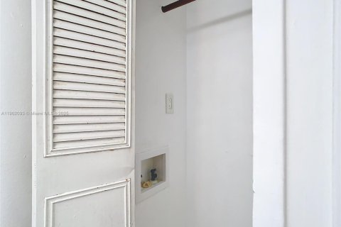 Condo in Winter Park, Florida, 1 bedroom  № 1953595 - photo 18