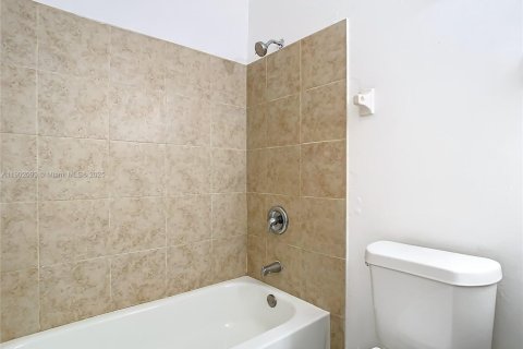 Condo in Winter Park, Florida, 1 bedroom  № 1953595 - photo 17