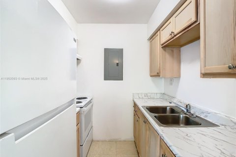 Condo in Winter Park, Florida, 1 bedroom  № 1953595 - photo 7