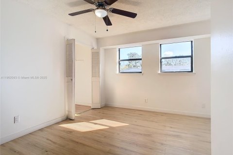 Condo in Winter Park, Florida, 1 bedroom  № 1953595 - photo 11