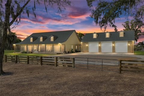 Casa en Dade City, Florida 3 dormitorios, 387.31 m2 № 2123385