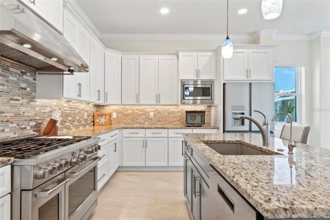 House in Palm Coast, Florida 4 bedrooms, 368.64 sq.m. № 1522277 - photo 19
