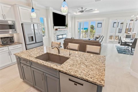 House in Palm Coast, Florida 4 bedrooms, 368.64 sq.m. № 1522277 - photo 3