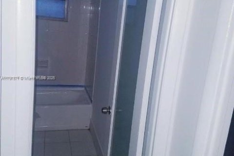 Condominio en venta en Miami, Florida, 2 dormitorios, 100.98 m2 № 2034652 - foto 4