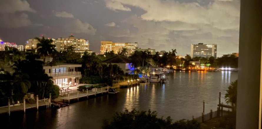 Condo in Fort Lauderdale, Florida, 2 bedrooms  № 1180123