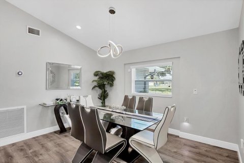 Villa ou maison à vendre à Sarasota, Floride: 4 chambres, 193.33 m2 № 1898621 - photo 15