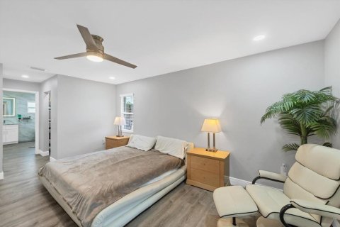 Villa ou maison à vendre à Sarasota, Floride: 4 chambres, 193.33 m2 № 1898621 - photo 16