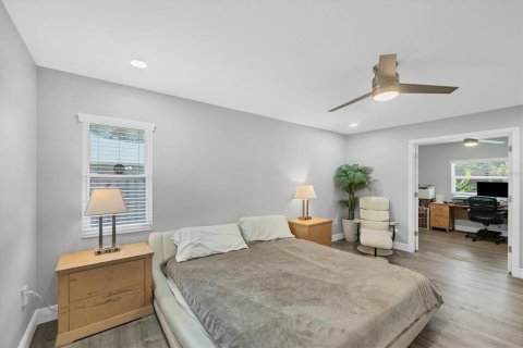 Villa ou maison à vendre à Sarasota, Floride: 4 chambres, 193.33 m2 № 1898621 - photo 4