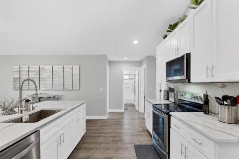 Villa ou maison à vendre à Sarasota, Floride: 4 chambres, 193.33 m2 № 1898621 - photo 12