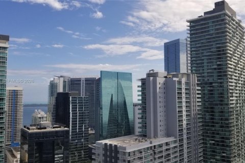 Condo in Miami, Florida, 2 bedrooms  № 2052985 - photo 16