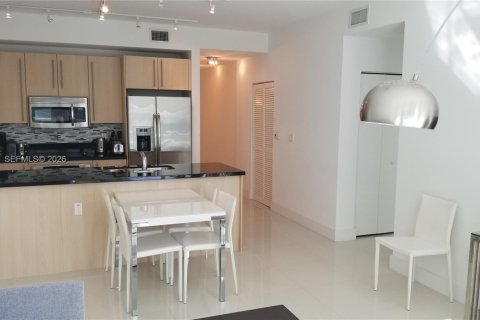 Condo in Miami, Florida, 2 bedrooms  № 2052985 - photo 21