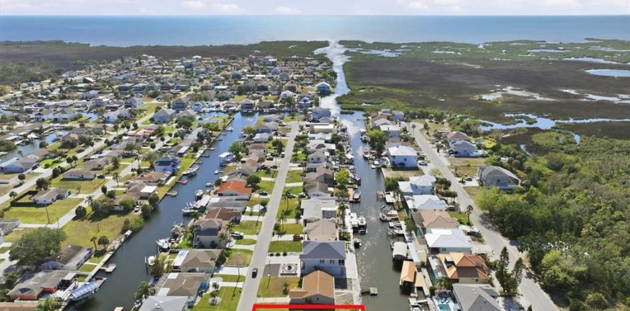 Land in Hudson, Florida № 2103170