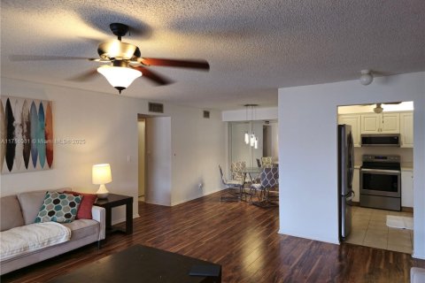 Copropriété à vendre à Margate, Floride: 2 chambres, 94.67 m2 № 1865371 - photo 14