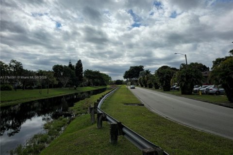Copropriété à vendre à Margate, Floride: 2 chambres, 94.67 m2 № 1865371 - photo 11