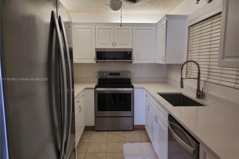 Copropriété à vendre à Margate, Floride: 2 chambres, 94.67 m2 № 1865371 - photo 1