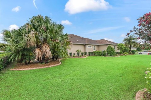 House in The Villages, Florida 3 bedrooms, 249.26 sq.m. № 1815915 - photo 14