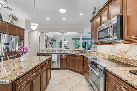 House in The Villages, Florida 3 bedrooms, 249.26 sq.m. № 1815915 - photo 4