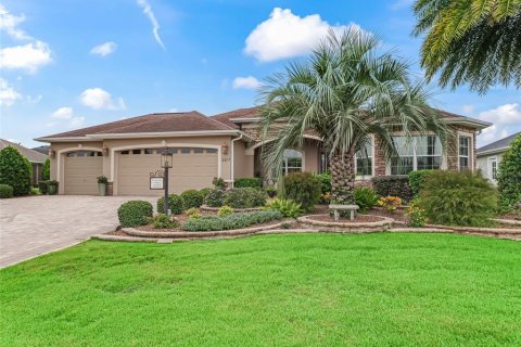 House in The Villages, Florida 3 bedrooms, 249.26 sq.m. № 1815915 - photo 2