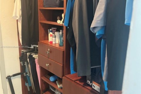 Casa en venta en Miami Gardens, Florida, 3 dormitorios, 106.84 m2 № 1970738 - foto 11