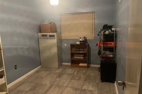 Casa en venta en Miami Gardens, Florida, 3 dormitorios, 106.84 m2 № 1970738 - foto 13