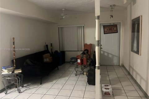 Casa en venta en Miami Gardens, Florida, 3 dormitorios, 106.84 m2 № 1970738 - foto 20