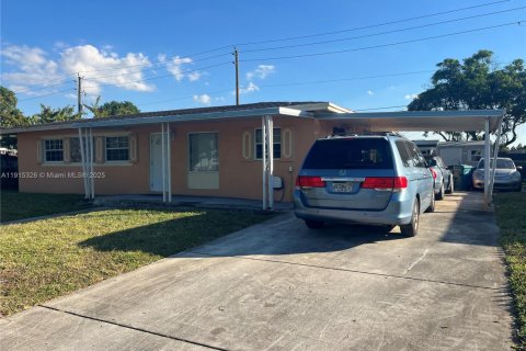 Casa en venta en Miami Gardens, Florida, 3 dormitorios, 106.84 m2 № 1970738 - foto 2