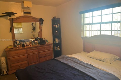 Casa en venta en Miami Gardens, Florida, 3 dormitorios, 106.84 m2 № 1970738 - foto 9