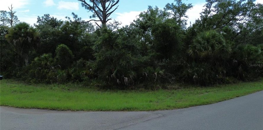 Land in Port Charlotte, Florida № 2200815