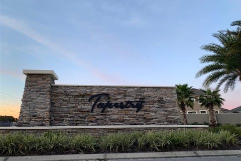 House in Kissimmee, Florida 4 bedrooms, 235.04 sq.m. № 2231916 - photo 2