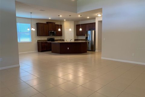 House in Kissimmee, Florida 4 bedrooms, 235.04 sq.m. № 2231916 - photo 5