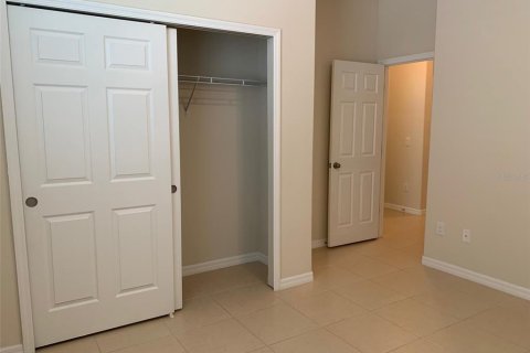 House in Kissimmee, Florida 4 bedrooms, 235.04 sq.m. № 2231916 - photo 13