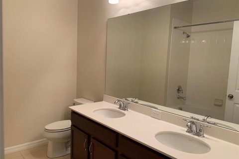 House in Kissimmee, Florida 4 bedrooms, 235.04 sq.m. № 2231916 - photo 11