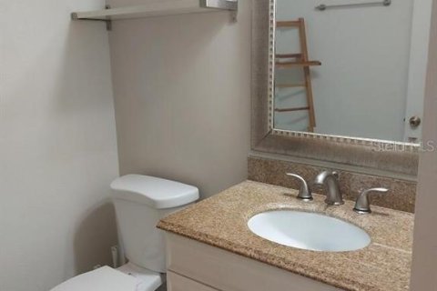 Duplex in Sarasota, Florida 2 bedrooms, 119.47 sq.m. № 1919144 - photo 10