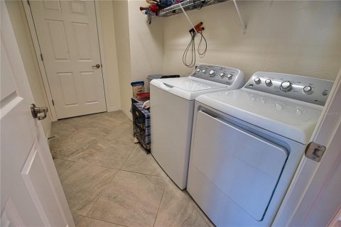 Condo in Venice, Florida, 2 bedrooms  № 2092932 - photo 30