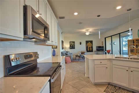 Condo in Venice, Florida, 2 bedrooms  № 2092932 - photo 6