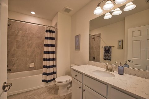 Condo in Venice, Florida, 2 bedrooms  № 2092932 - photo 29