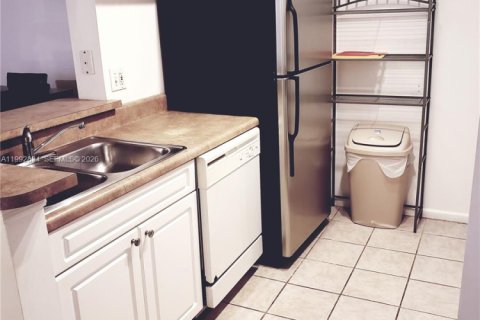 Copropriété à louer à Sunny Isles Beach, Floride: 1 chambre, 62.52 m2 № 2056734 - photo 5