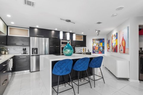 Condominio en venta en Hollywood, Florida, 2 dormitorios, 167.22 m2 № 1927171 - foto 3