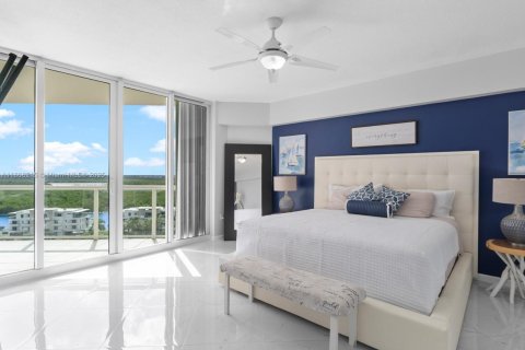 Condominio en venta en Hollywood, Florida, 2 dormitorios, 167.22 m2 № 1927171 - foto 12