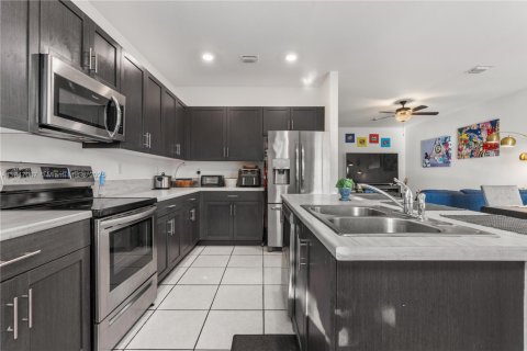 Townhouse in Miami, Florida 3 bedrooms, 167.6 sq.m. № 1845681 - photo 2