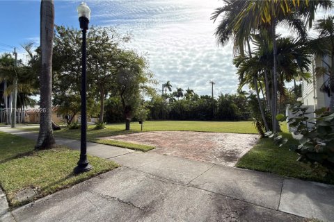 Купить земельный участок в Холливуд, Флорида № 2026774 - фото 24