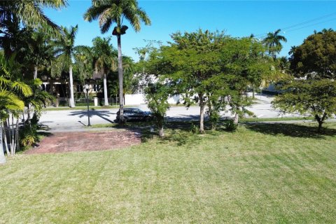 Купить земельный участок в Холливуд, Флорида № 2026774 - фото 23