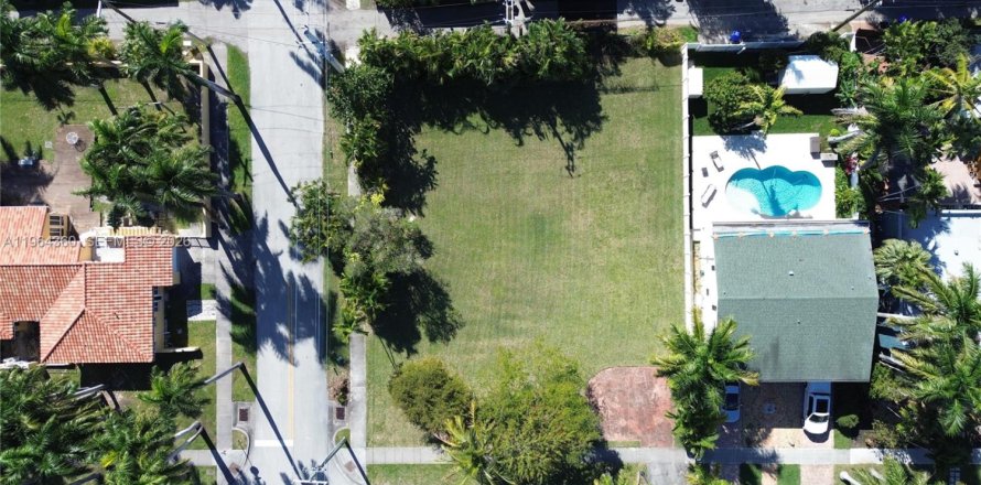 Земельный участок в Холливуд, Флорида № 2026774