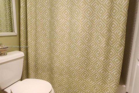 Condominio en venta en Deerfield Beach, Florida, 1 dormitorio, 65.03 m2 № 2006455 - foto 15