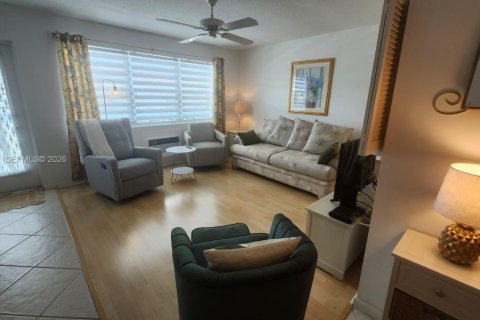 Condominio en venta en Deerfield Beach, Florida, 1 dormitorio, 65.03 m2 № 2006455 - foto 5