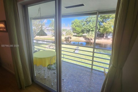 Condominio en venta en Deerfield Beach, Florida, 1 dormitorio, 65.03 m2 № 2006455 - foto 17