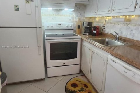 Condominio en venta en Deerfield Beach, Florida, 1 dormitorio, 65.03 m2 № 2006455 - foto 8