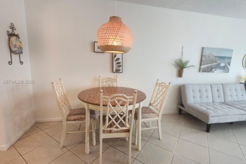 Condominio en venta en Deerfield Beach, Florida, 1 dormitorio, 65.03 m2 № 2006455 - foto 10